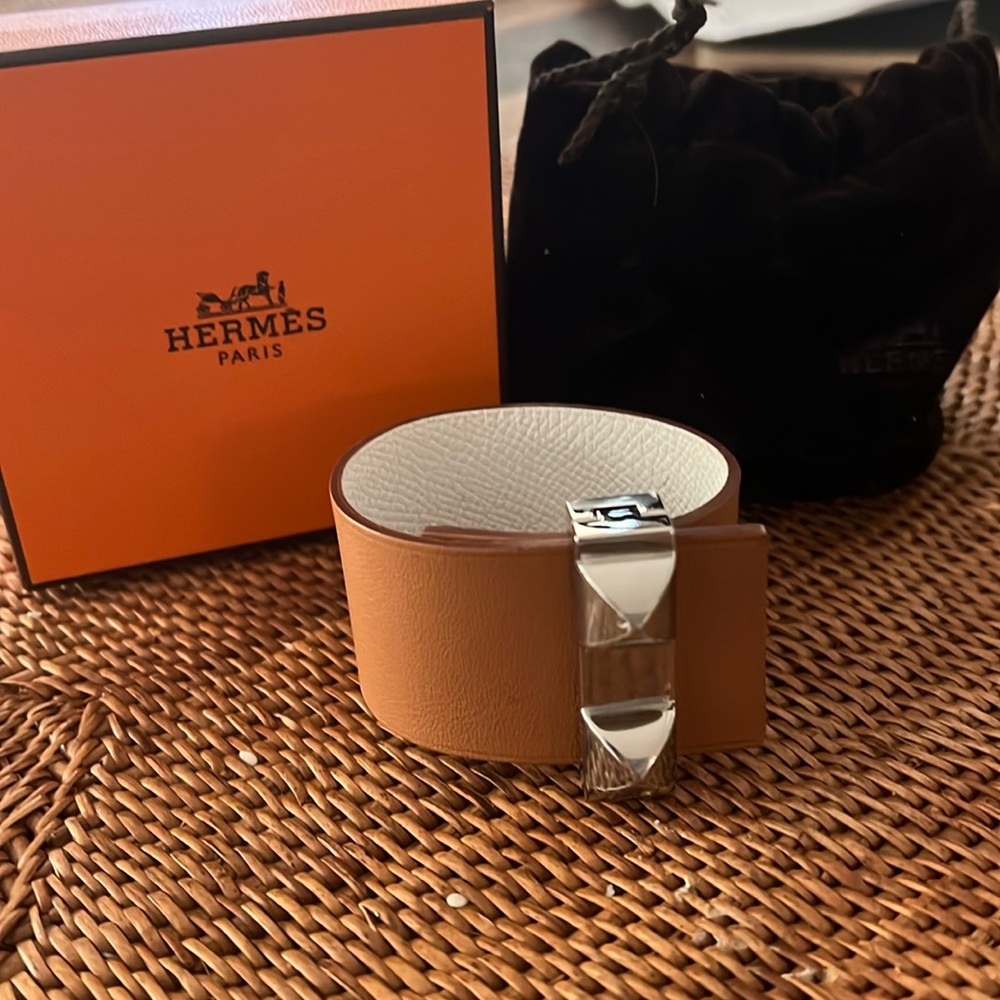 Hermes Bracelet, calfskin with an adjustable closure, Medor studs in Fauve